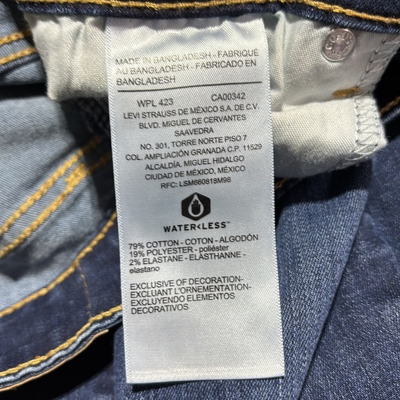 Levi’s Denizen Mid Rise, boot cut, five pocket, belt loop,stretch - Picture 6 of 7